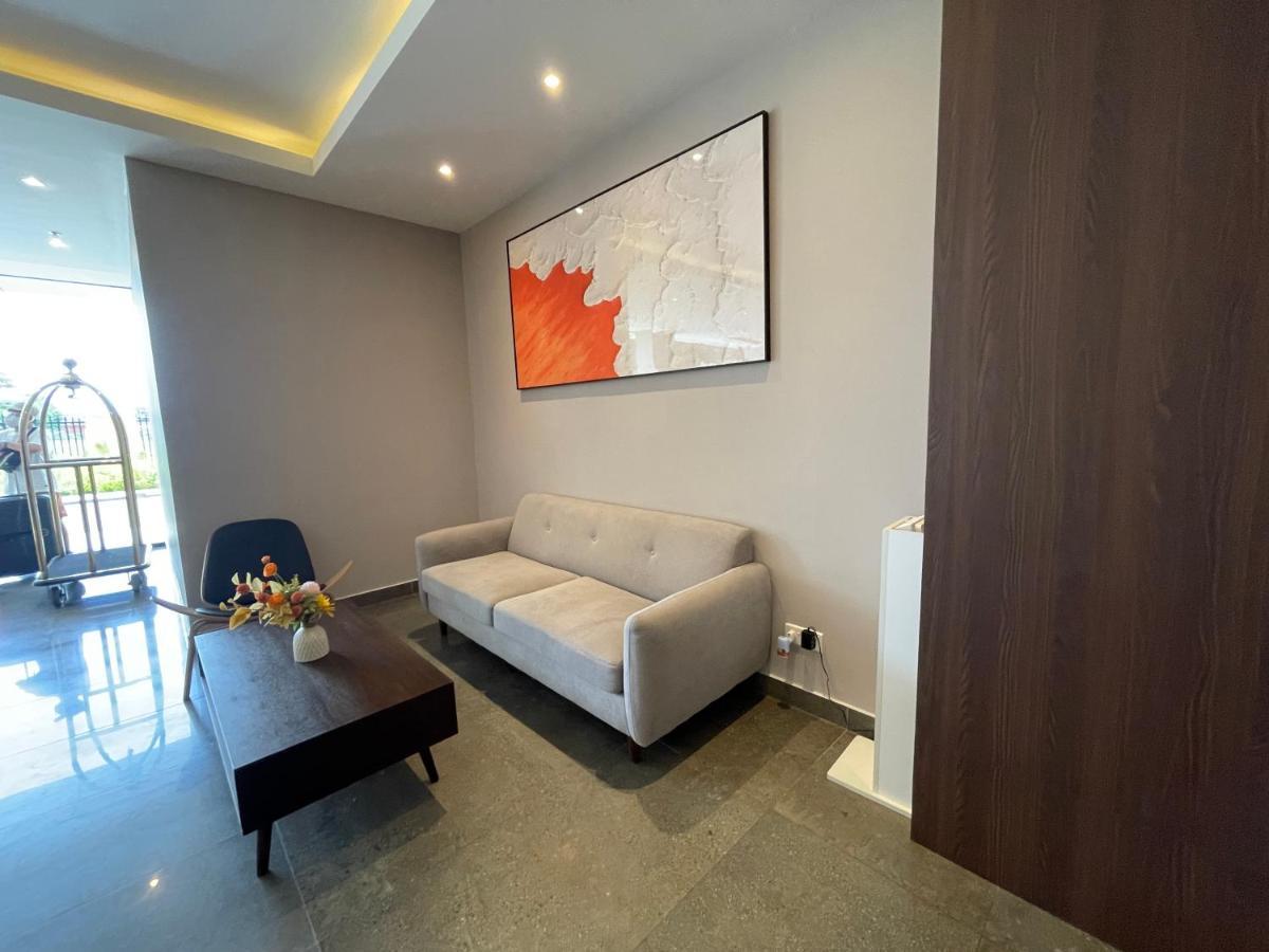 Aru Suites Homestay Wifi,Carpark,24H Check In,Water Filter By R2 Residence Кота Кинабалу Екстериор снимка