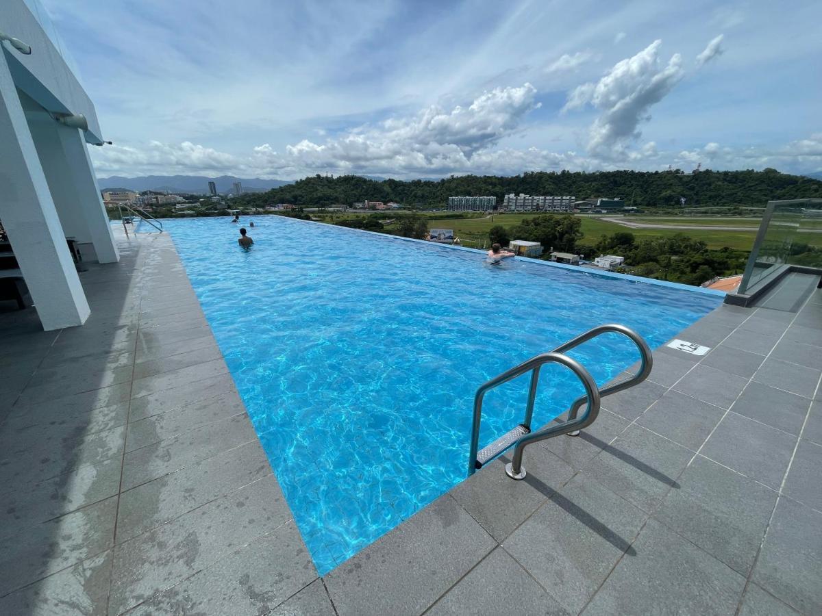 Aru Suites Homestay Wifi,Carpark,24H Check In,Water Filter By R2 Residence Кота Кинабалу Екстериор снимка