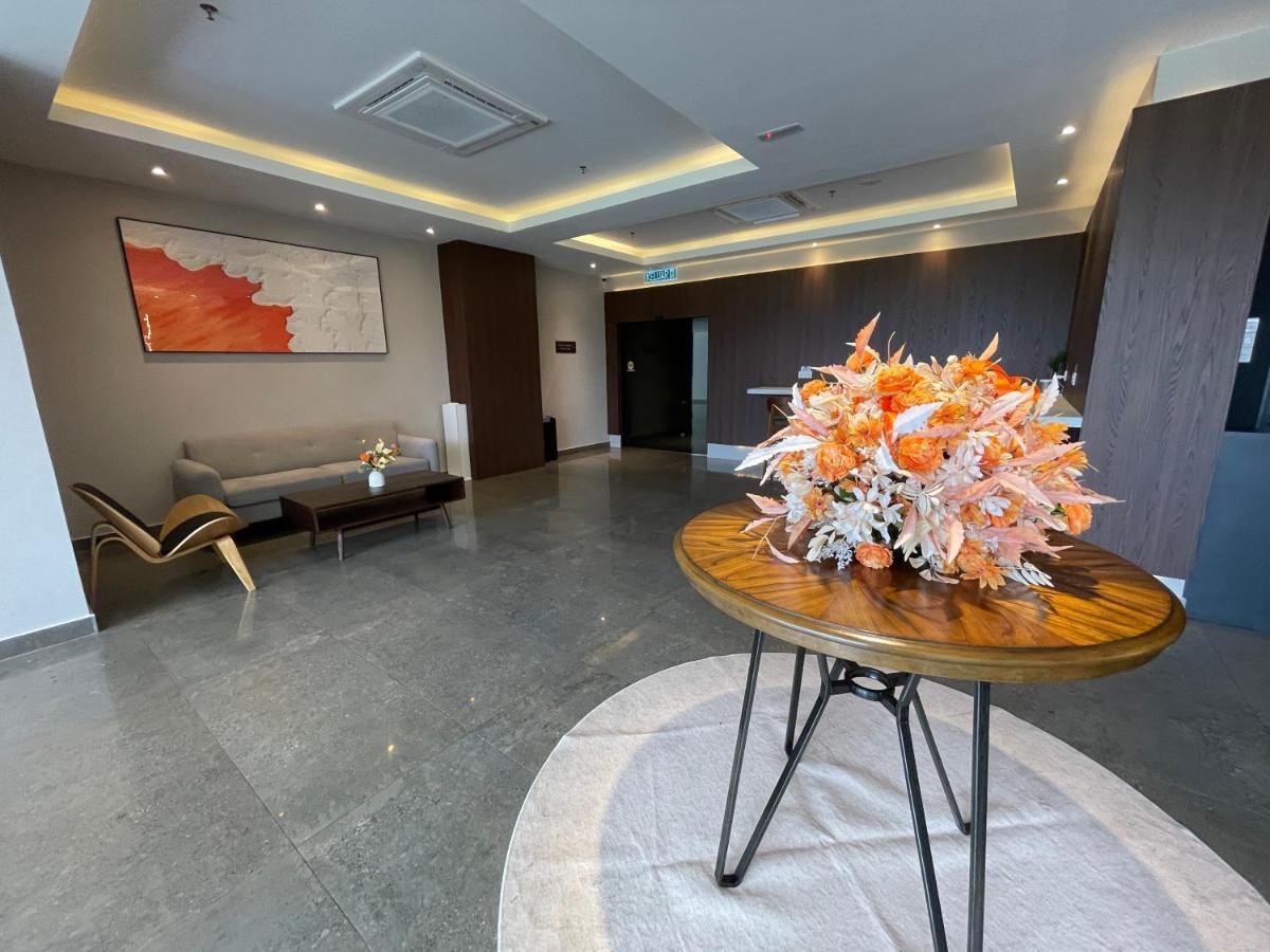 Aru Suites Homestay Wifi,Carpark,24H Check In,Water Filter By R2 Residence Кота Кинабалу Екстериор снимка