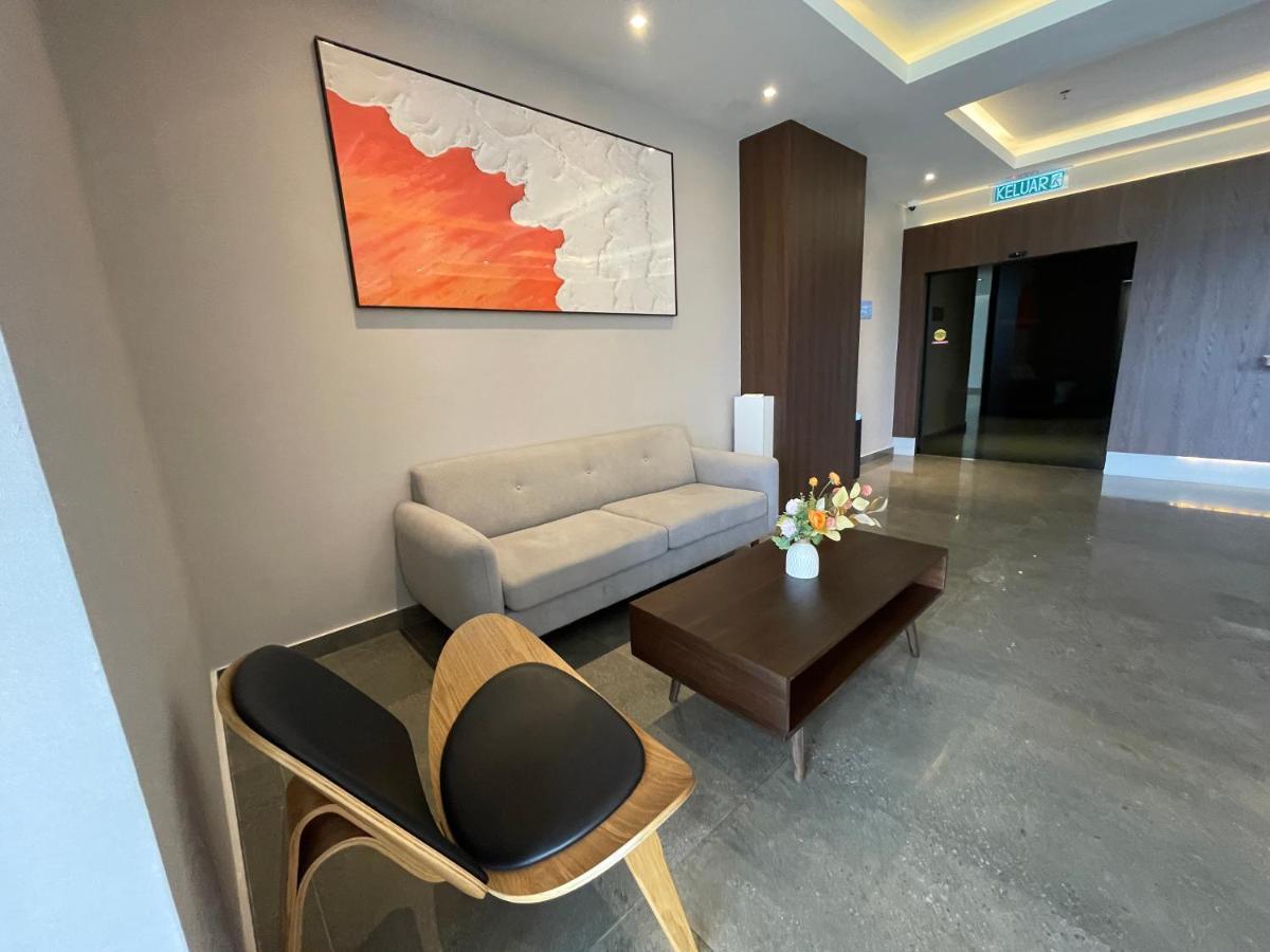 Aru Suites Homestay Wifi,Carpark,24H Check In,Water Filter By R2 Residence Кота Кинабалу Екстериор снимка