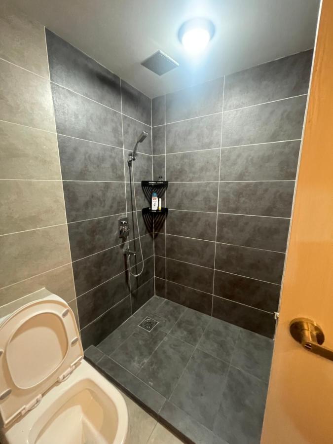 Aru Suites Homestay Wifi,Carpark,24H Check In,Water Filter By R2 Residence Кота Кинабалу Екстериор снимка