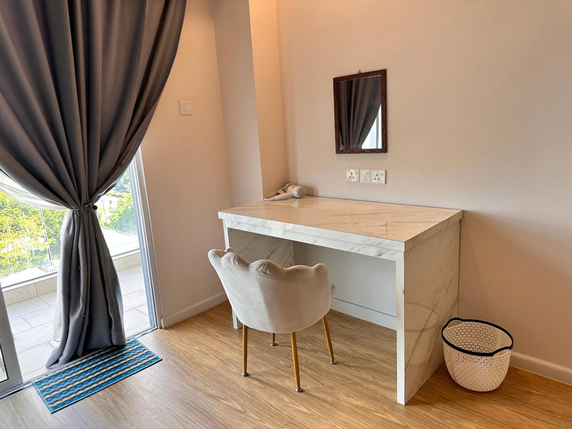 Aru Suites Homestay Wifi,Carpark,24H Check In,Water Filter By R2 Residence Кота Кинабалу Екстериор снимка