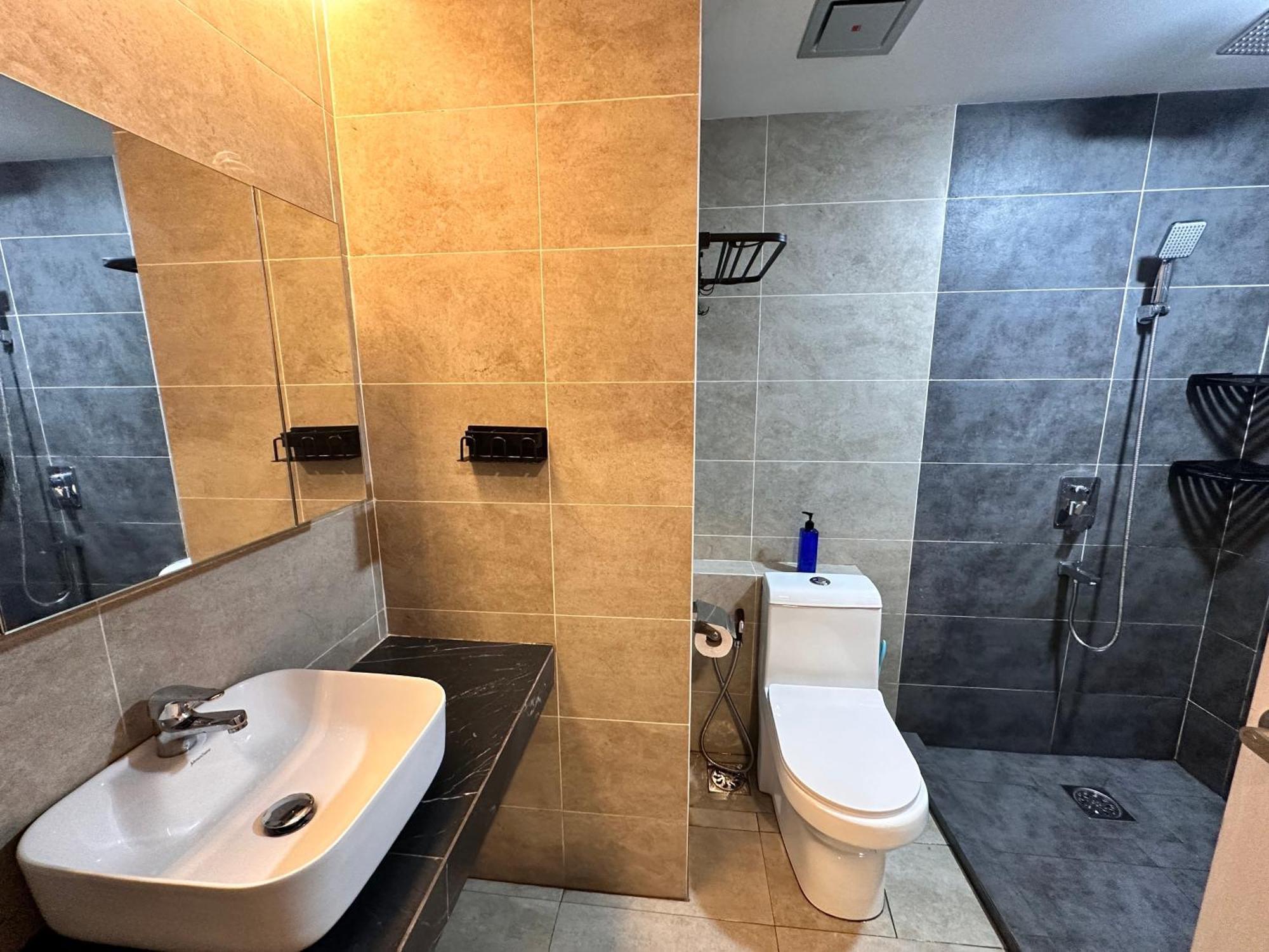 Aru Suites Homestay Wifi,Carpark,24H Check In,Water Filter By R2 Residence Кота Кинабалу Екстериор снимка